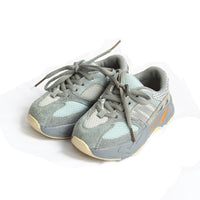 MOF Kids light gray textured strap &amp; lace up sneakers